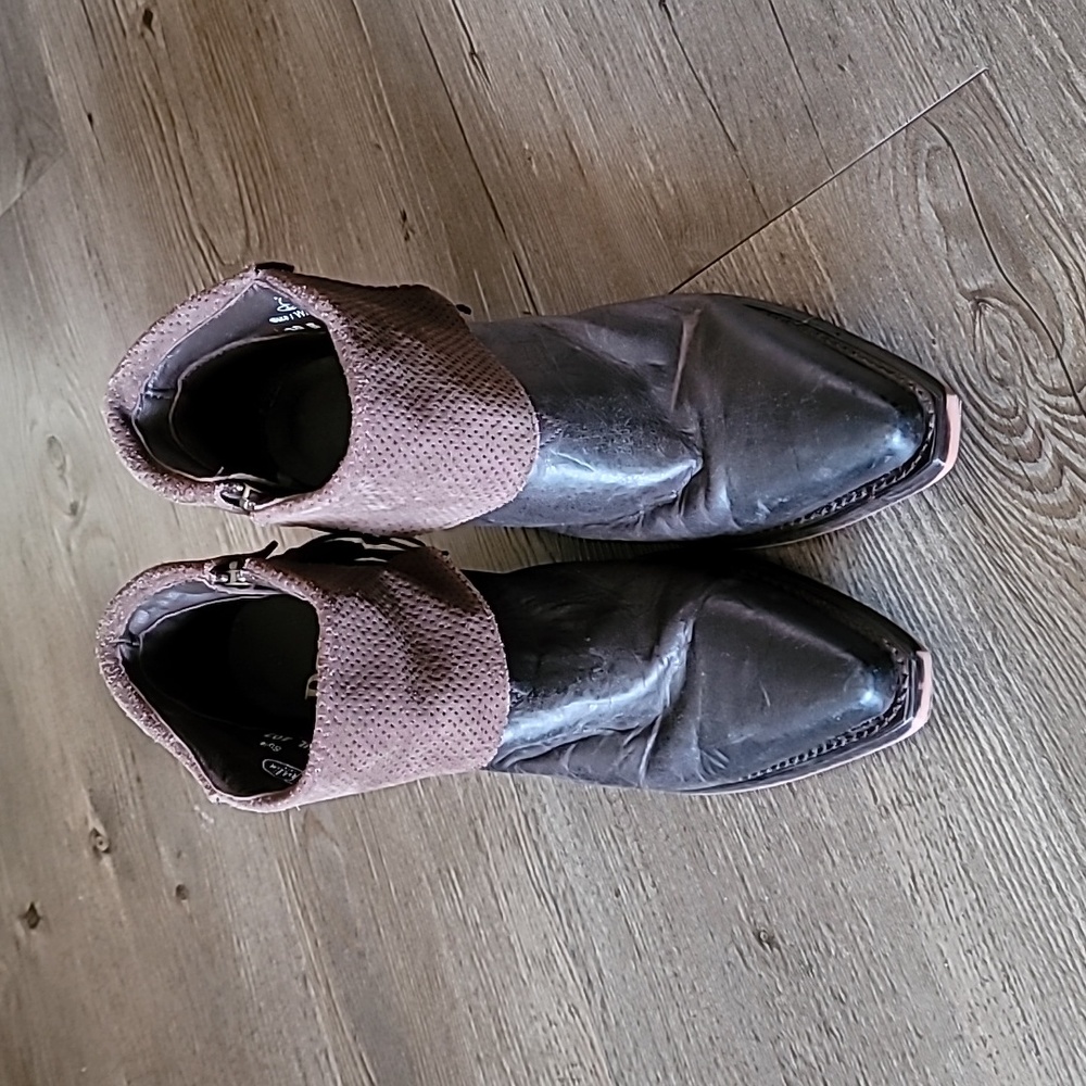 Justin Boots Brown Leather Ankle Booties with Suede Cuff